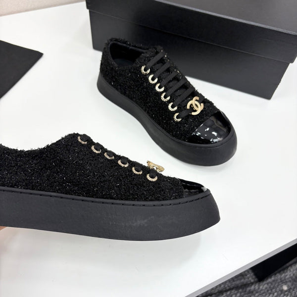 CC25 Lace-up Sneakers Black Fabric And Patent Leather 352501