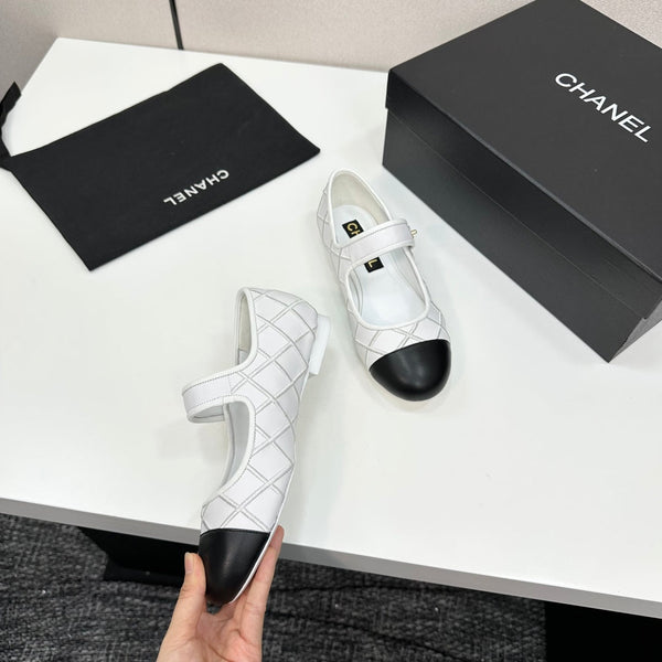 CC25 Mary Janes White Black Cowhide 352504