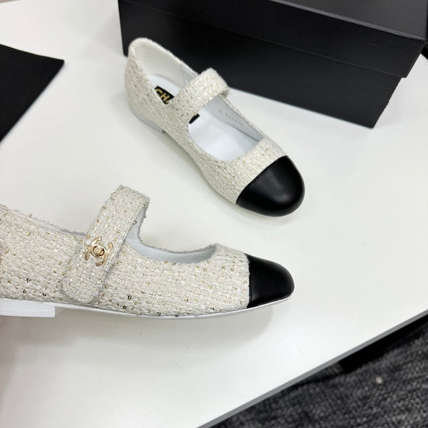 CC25 Mary Janes White Tweed And Black Cowhide 352506