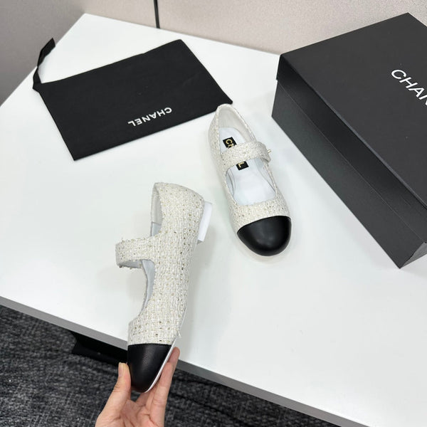 CC25 Mary Janes White Tweed And Black Cowhide 352506