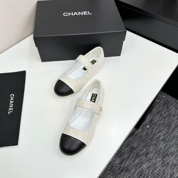 CC25 Mary Janes White Tweed And Black Cowhide 352506