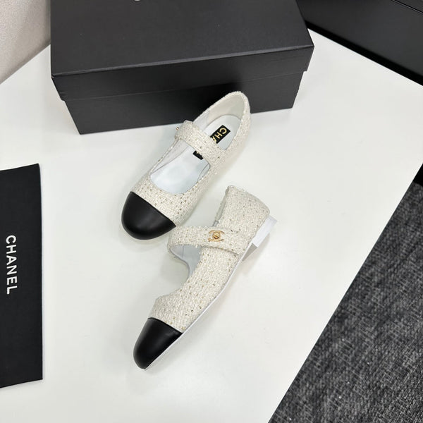 CC25 Mary Janes White Tweed And Black Cowhide 352506