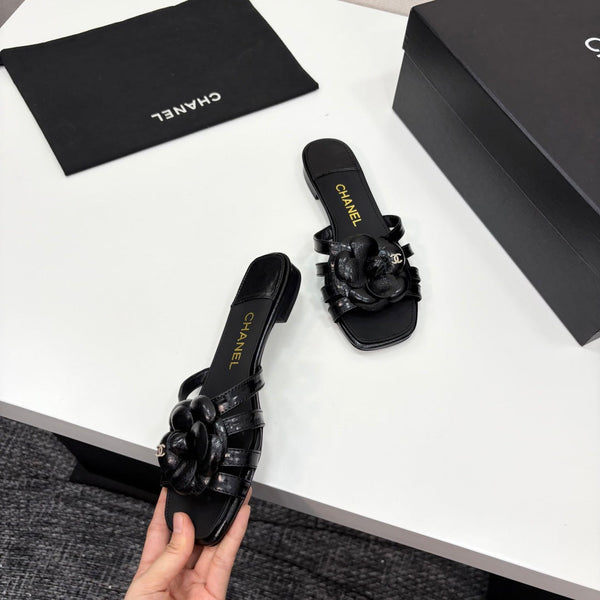 CC 25 Camellia Open Flat Mule Black Sheepskin 368847