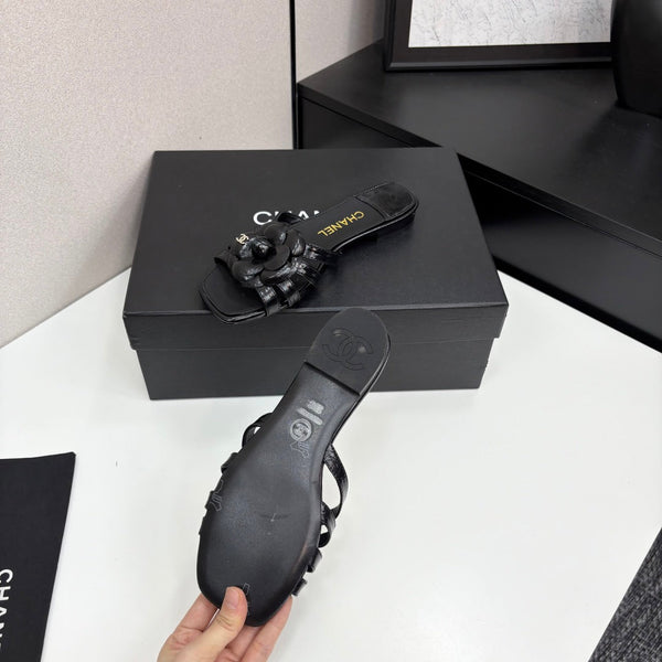 CC 25 Camellia Open Flat Mule Black Sheepskin 368847