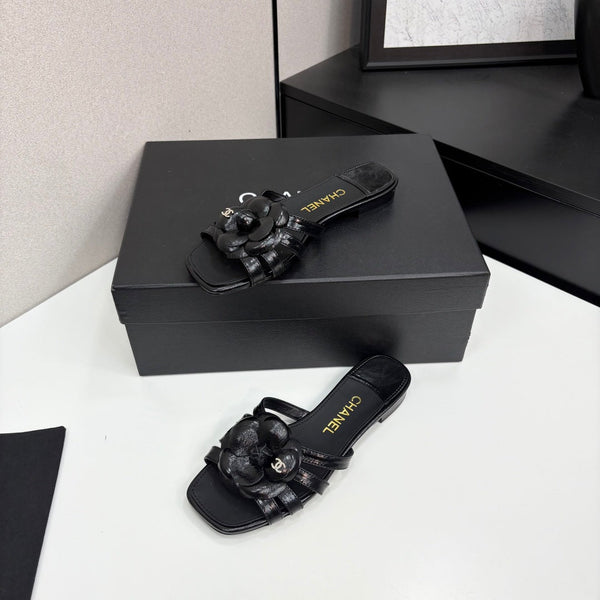 CC 25 Camellia Open Flat Mule Black Sheepskin 368847