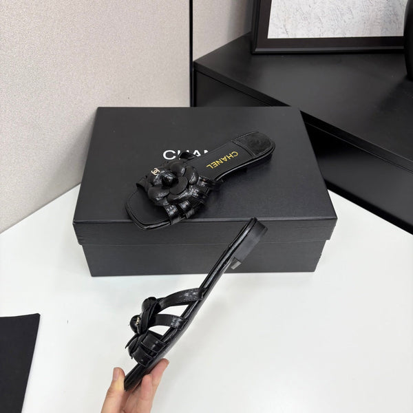 CC 25 Camellia Open Flat Mule Black Sheepskin 368847