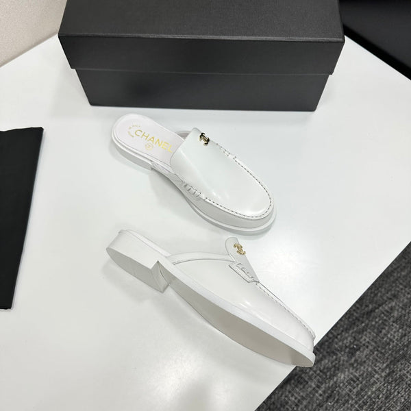 CC SS 2026 Pre Loafer Sandal White Calfskin 630478