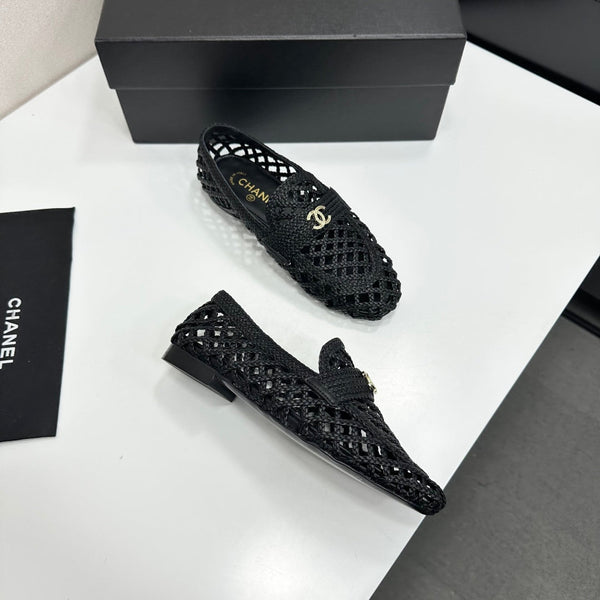 CC Pre 2026 Moccasin Black Woven Sheepskin 817675