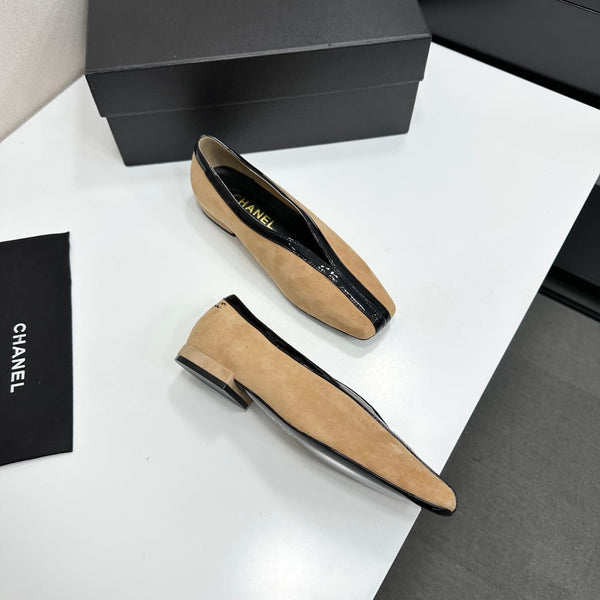 CC 26s Ballet Flats Beige Suede 743134