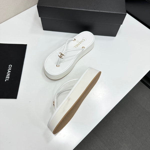 CC 26s Platform Thong Sandals White Lambskin 817608