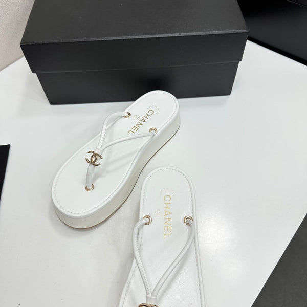 CC 26s Platform Thong Sandals White Lambskin 817608