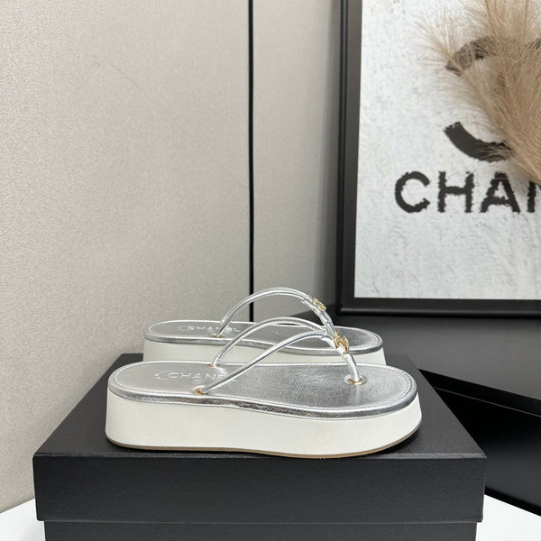 CC 26s Platform Thong Sandal Sliver Metalic Lambskin 817599