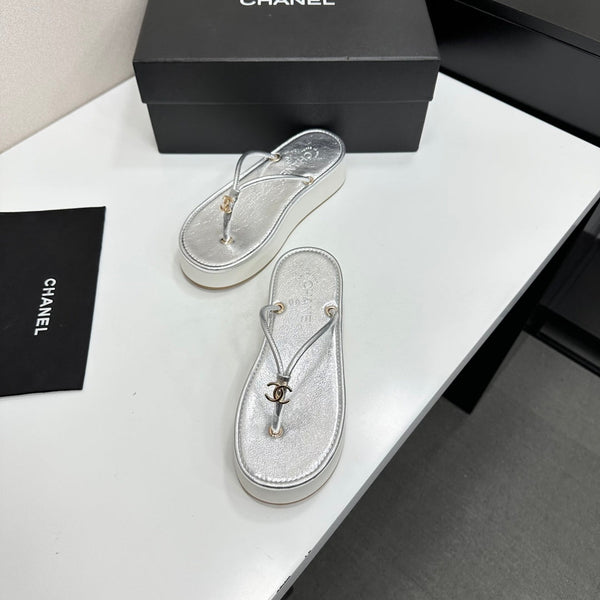 CC 26s Platform Thong Sandal Sliver Metalic Lambskin 817599