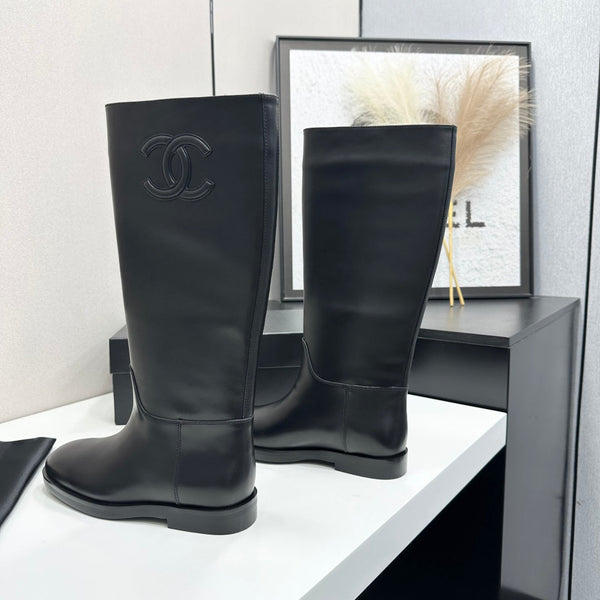 CC 26S Embossed Logo Jumping Boots 3cm Black Leather 109267