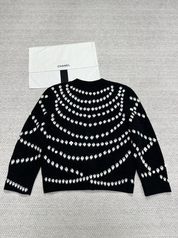 Cardigan 25 perles en cachemire noir