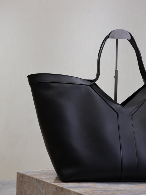 Y Tote Bag Black Cowhide
