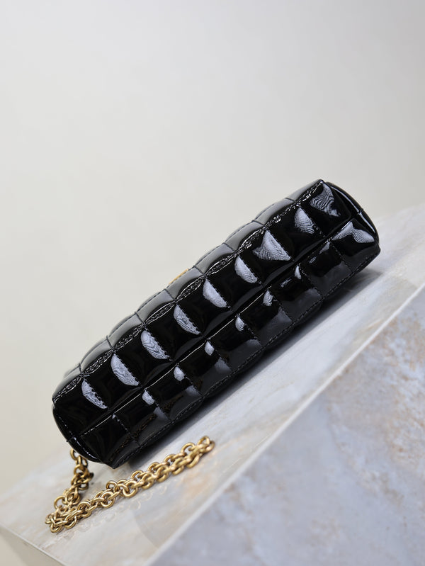 YSL Cassandre Matelassé Chain Clutch 18.5cm Black Patent Leather