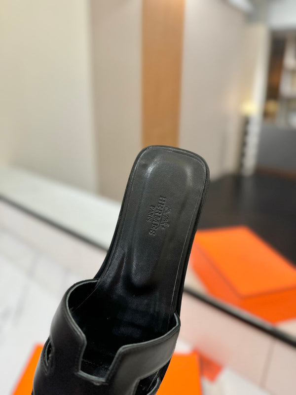 HM Oran Sandal Black Cowhide 294854