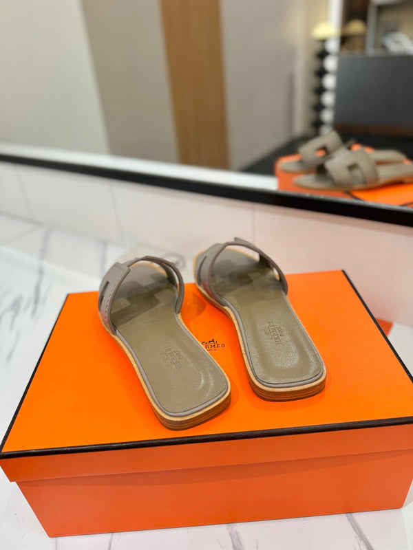 HM Oran Sandal Etoupe Perforate Cowhide 294872