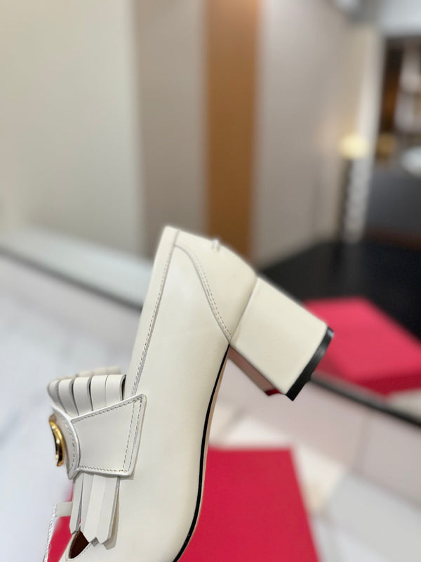 VT 2025 Signature Heeled Loafer Ivory Calf Leather 295068