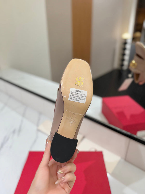 VT 2025 Signature Heeled Loafer Pure Beige Calf Leather 295070