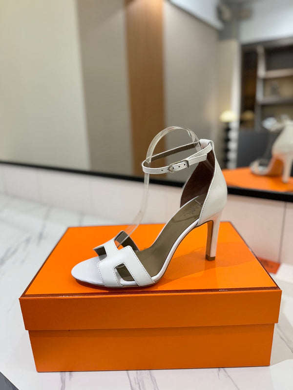 Sandali con tacco HM Joy 90mm in pelle di vacchetta bianca piatta 294916