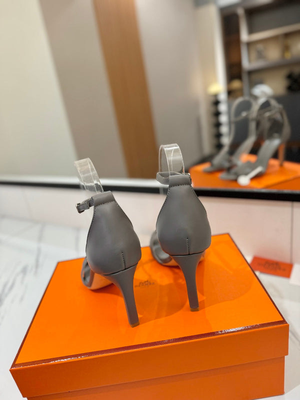 Sandali con tacco HM Joy 90mm in pelle di vacchetta grigia piatta 294925