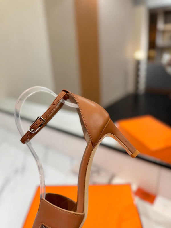 Sandali con tacco HM Joy 65mm in pelle di vacchetta marrone piatta 294930