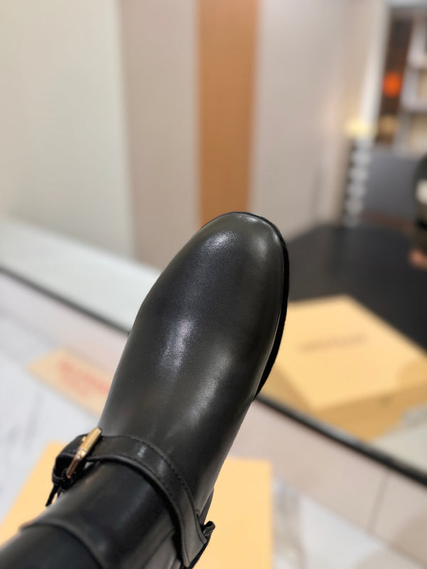 Valentino 2025 Bottes Pattie Cuir de veau noir 560747
