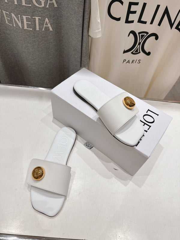 Loewe 25 Pebble Slide White Calfskin