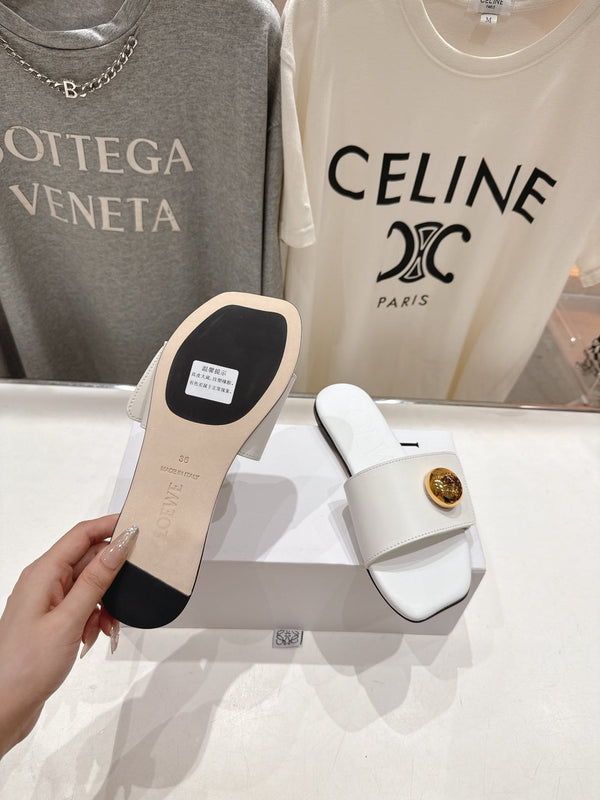 Loewe 25 Pebble Slide White Calfskin