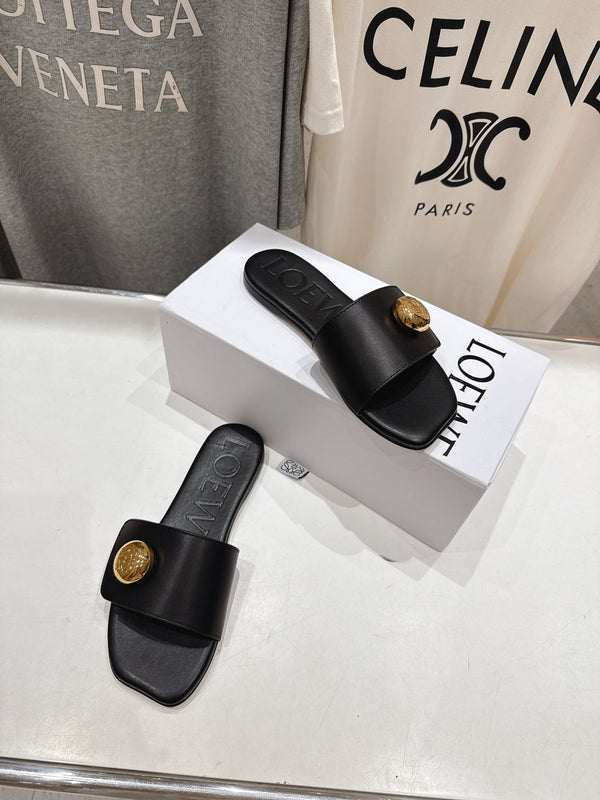 Loewe 25 Pebble Slide Black Calfskin 325329