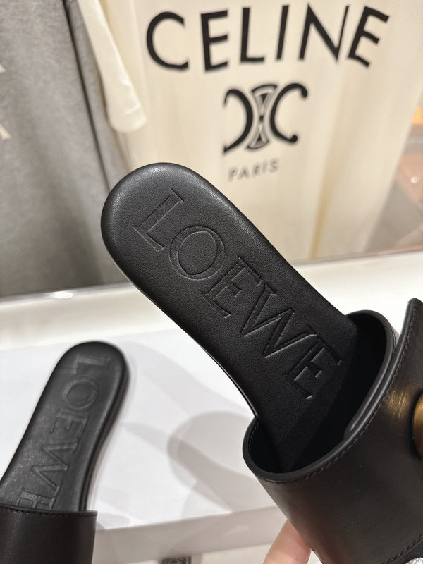 Loewe 25 Pebble Slide Black Calfskin 325329