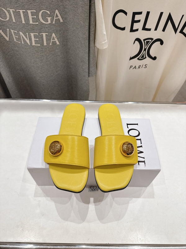 Loewe 25 Pebble Slide Yellow Calfskin