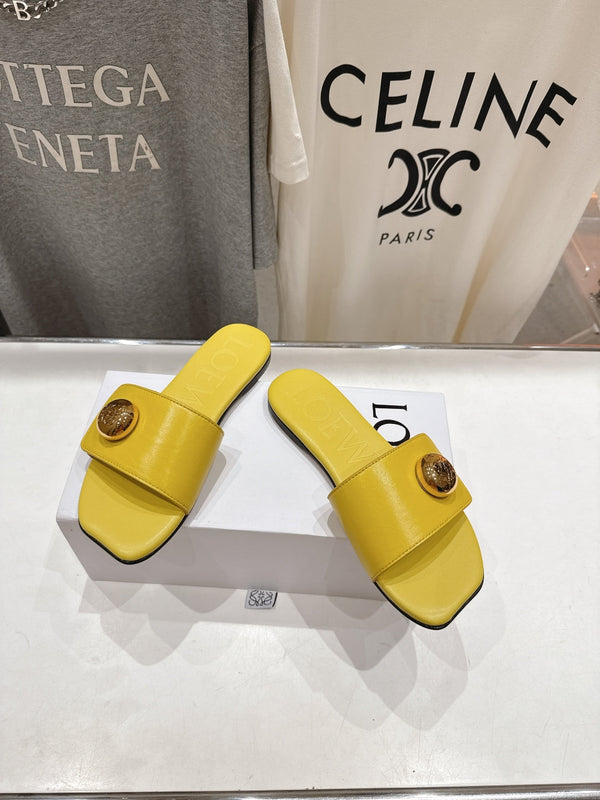 Loewe 25 Pebble Slide Yellow Calfskin