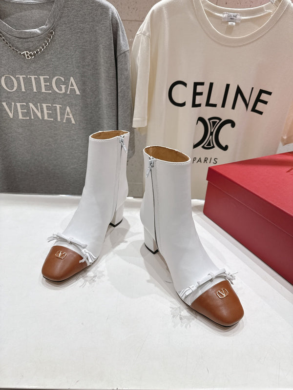 VT Short Boot White Camel Calfskin 174415