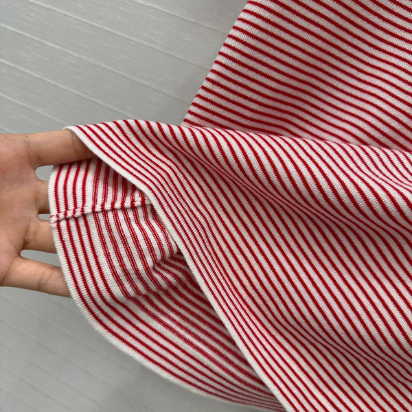 Top in maglia a maniche corte a righe Prada 25 in cotone rosso