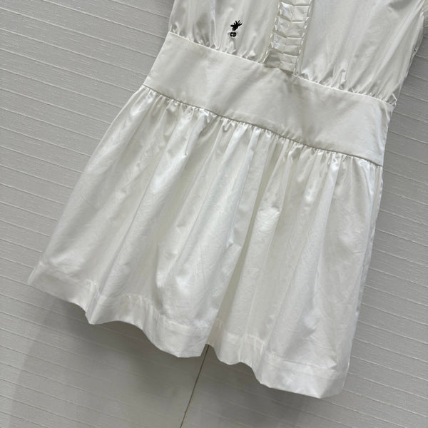 CD 25 Abito con maniche a balze in cotone bianco