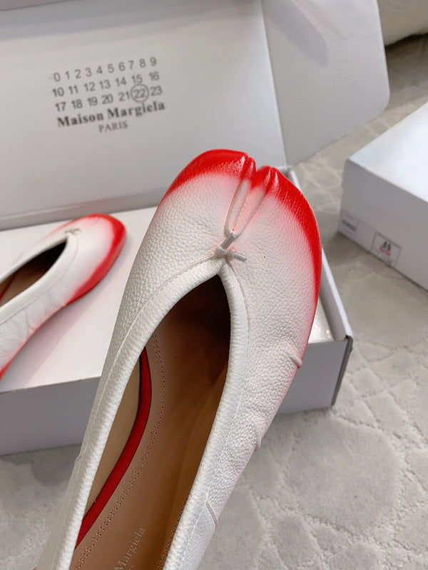 Maison Margie Split-Toe Ballet Flats Red White Cowhide 724743