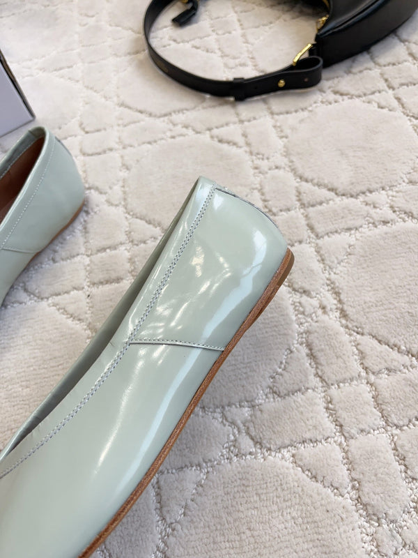 MM Tabi Shoes Flat Pale Mint Patent Leather 808645