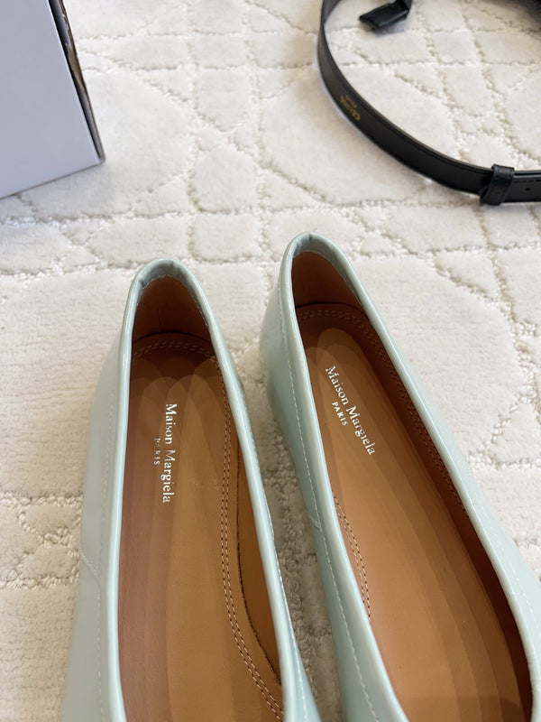 MM Tabi Shoes Flat Pale Mint Patent Leather 808645