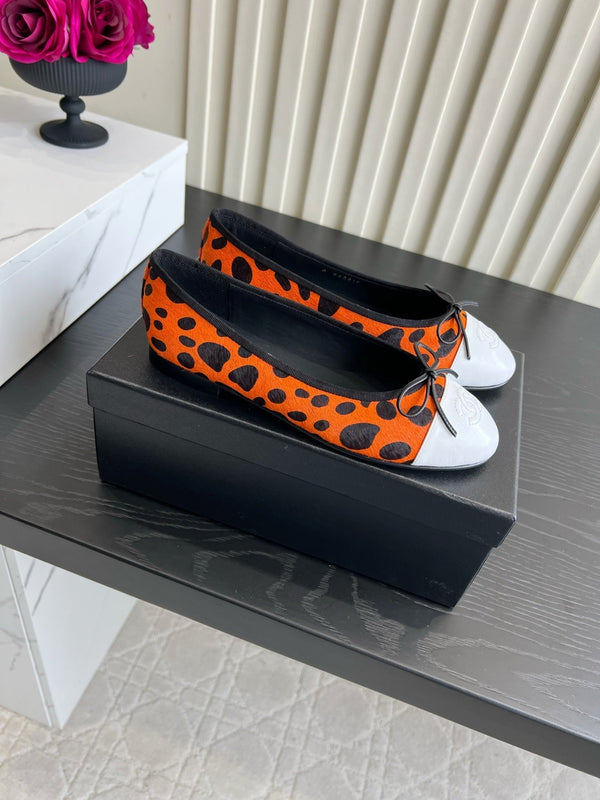 CC 26s Ballet Flat Black Orange Horsehair 850774