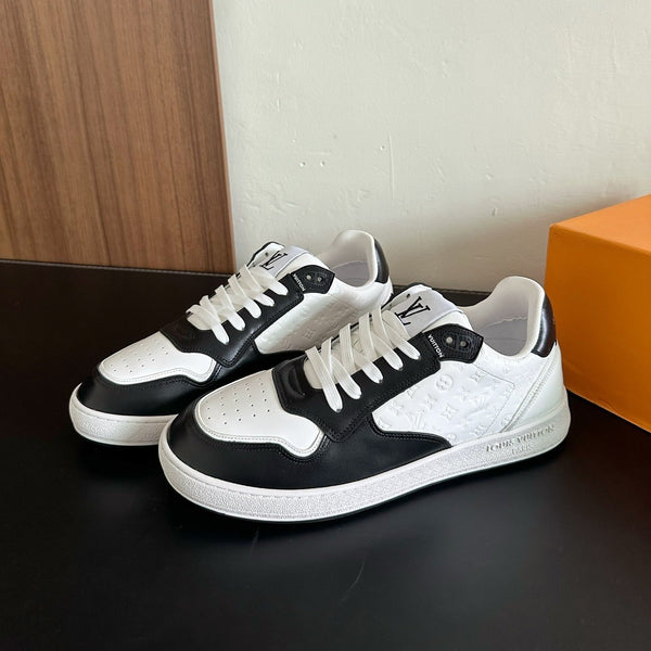 Sneaker LV Stadium in pelle di mucca monogrammata bianca e nera