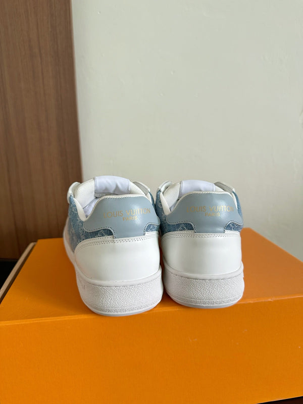 Sneaker LV Stadium in pelle scamosciata monogrammata blu mix marrone