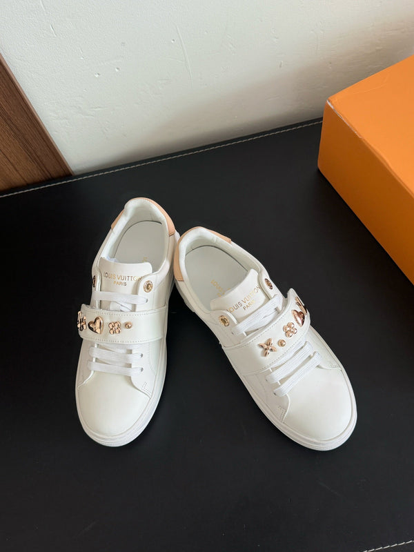 Sneakers LV Time Out in pelle di vitello bianca