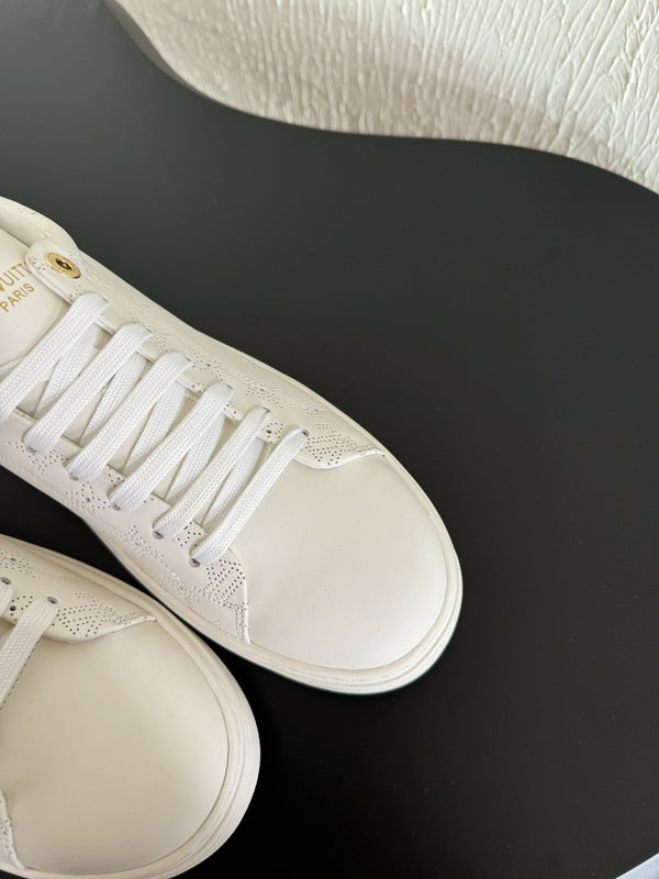 LV Sneakers Time Out Light White Monogram Calfskin