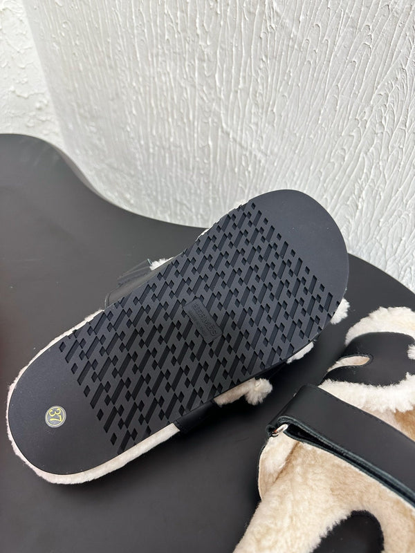 HM Chypre Sandal In Black White Lambskin And Fleece Lining 961138