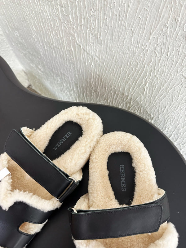 HM Chypre Sandal In Black White Lambskin And Fleece Lining 961138