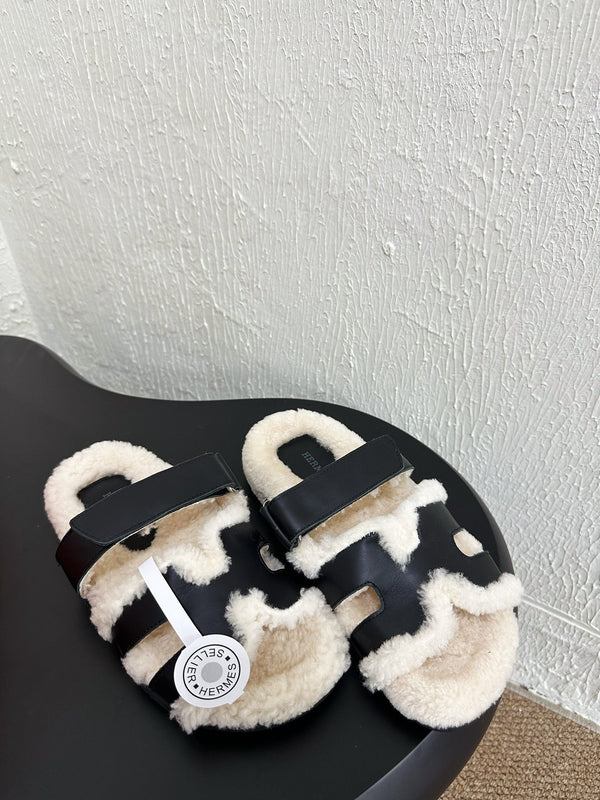 HM Chypre Sandal In Black White Lambskin And Fleece Lining 961138