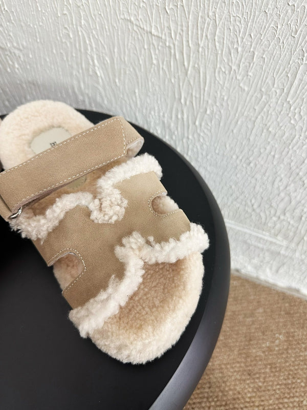 HM Chypre Sandal In Light Brown Mix White Suede And Fleece Lining 961139